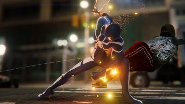 Future Foundation Muscular Stronger_Black suit_Black frame_001