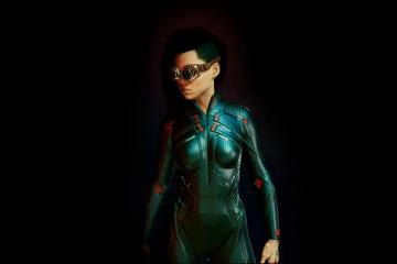 Auto-Equip Motorcycle Helmets and Goggles